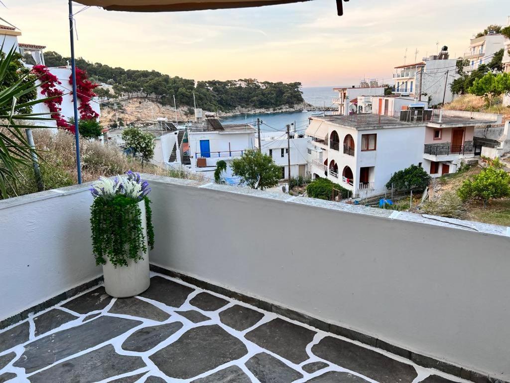 Marine'S Luxury Home 2 Votsi  Екстериор снимка